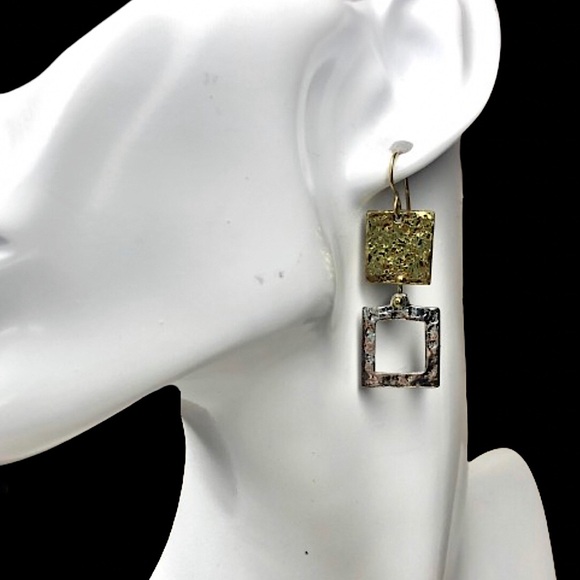 HAMMERED Two Tone Square Earrings and Bracelet Set - Picture 6 of 14